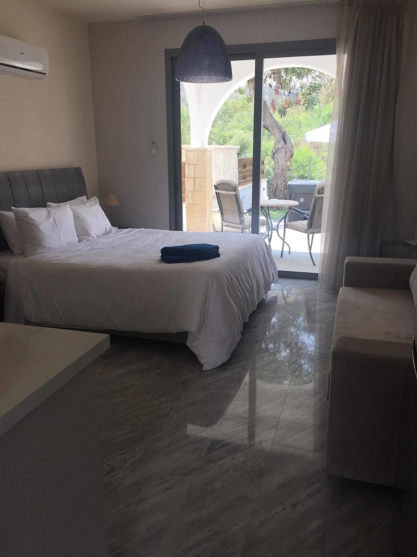Latchi Escape Hotel And Suites Polis Exterior foto