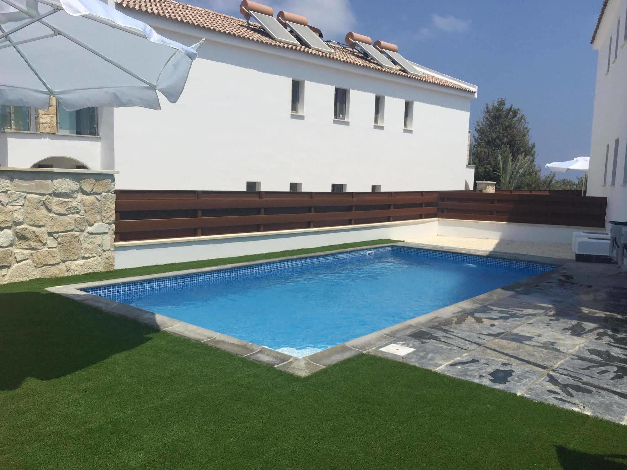 Latchi Escape Hotel And Suites Polis Exterior foto