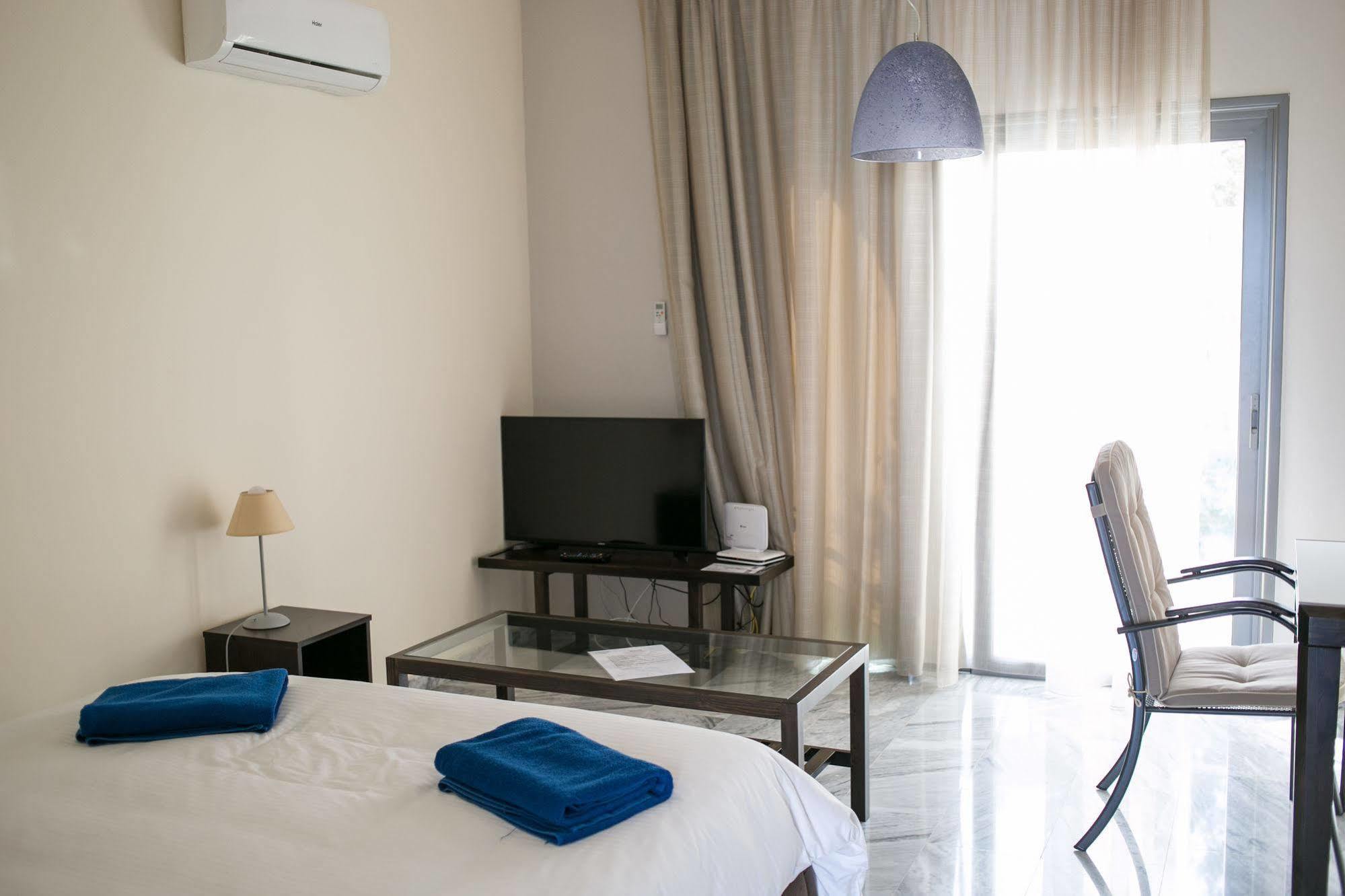 Latchi Escape Hotel And Suites Polis Exterior foto